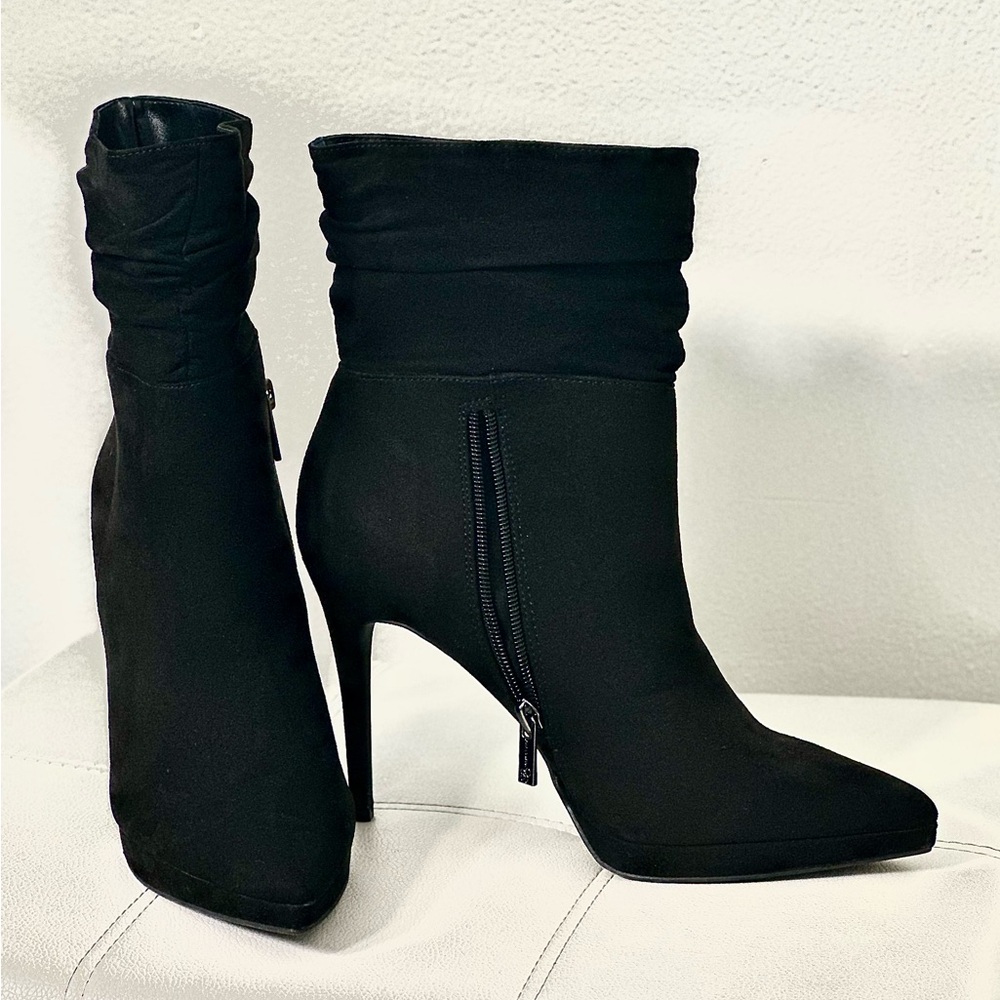 Jessica Simpson Black Heeled Boots with Pointed Toe and Stiletto Heel